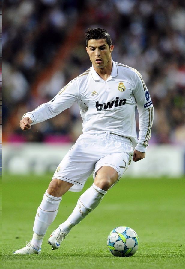 记者：前国门李雷雷有望接替杨智，担任青岛西海岸守门员教练