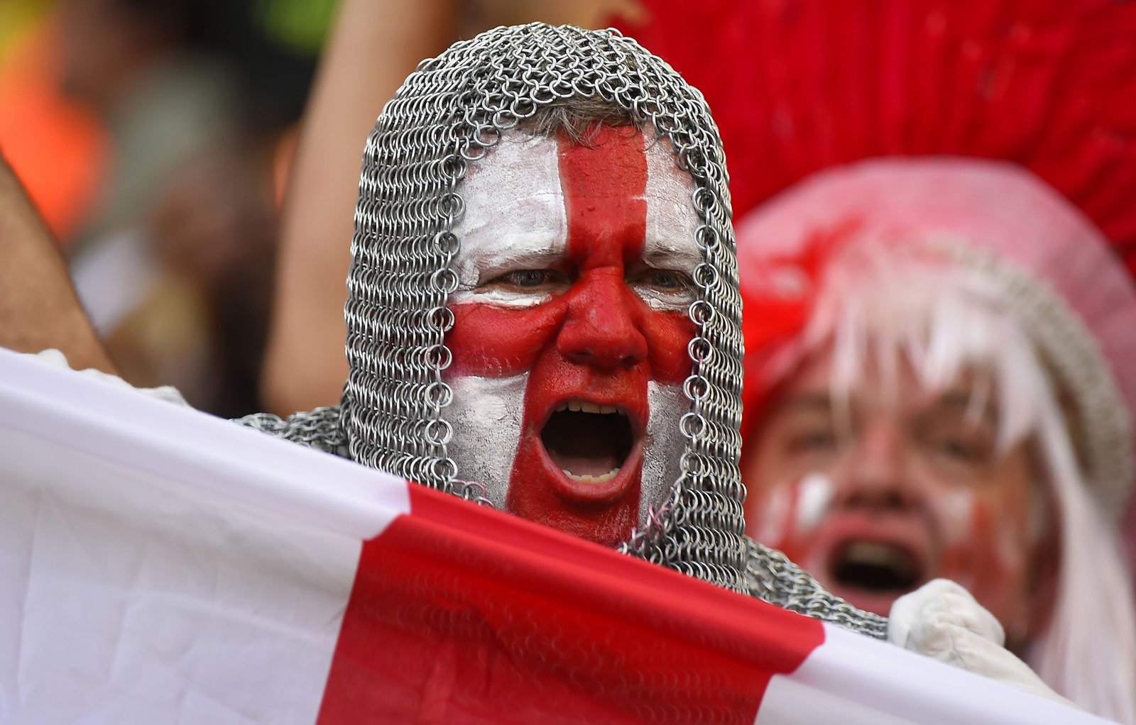 迈克·布朗：哈特整晚防字母哥都非常拼，唐斯进攻篮板很关键