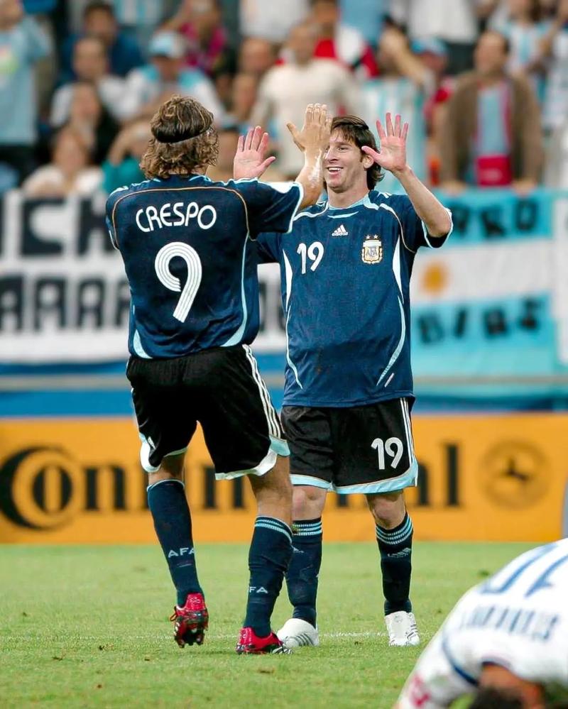 F1阿布扎比收官战：迈凯伦陷入双车争冠难题，领队回应弃车保帅传闻