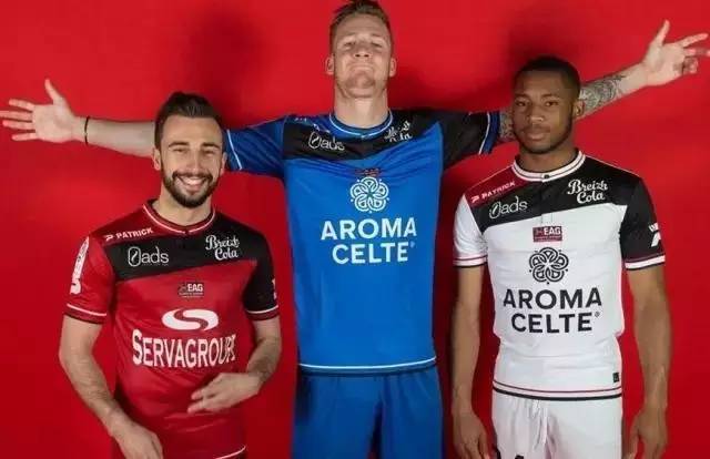 伯纳乌变装，现代化球场伯纳乌＂秒变＂橄榄球比赛场地