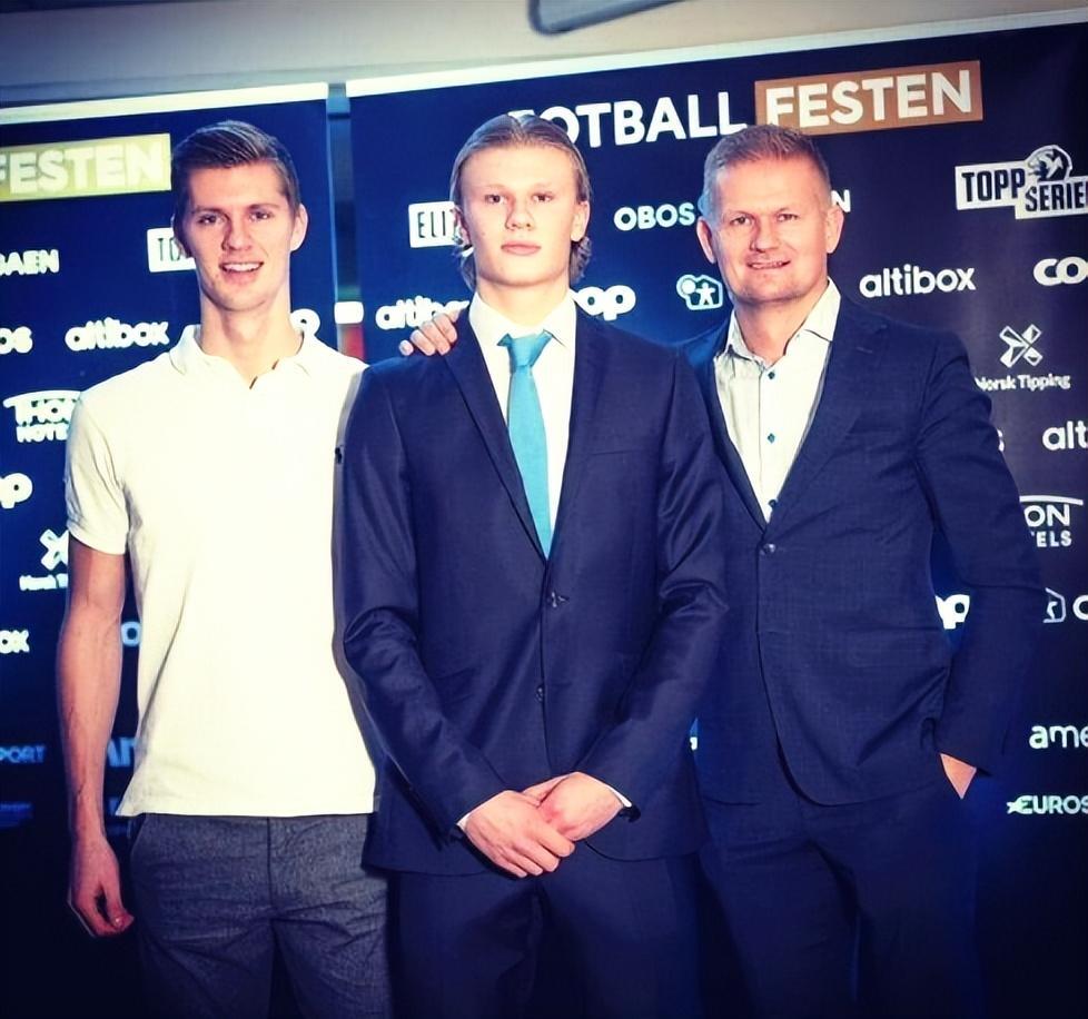 张伯霖谈摇篮舞庆祝：是庆祝我家两只小狗出生